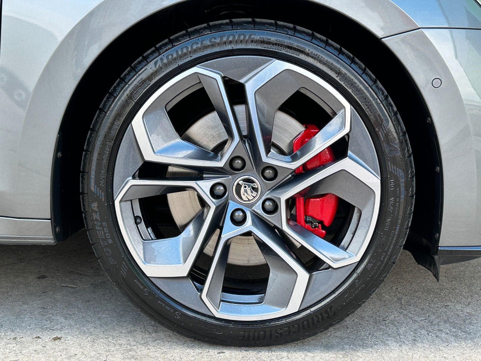 Skoda Octavia Combi RS 2.0TSi DSG - Samsaru's Car Outlet