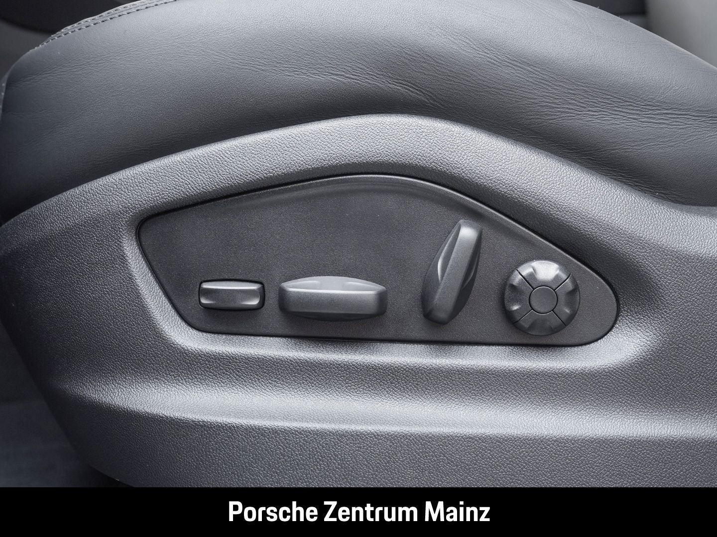 Porsche Cayenne E-Hybrid BOSE,Spo.Aga.,Pano.,HUD,Beif.Di