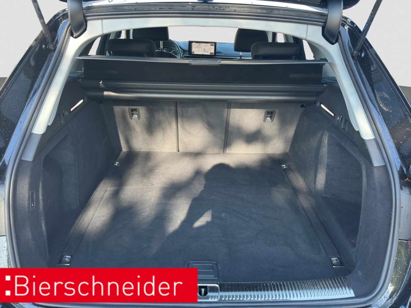 Audi A4 Avant 2.0 TFSI S tronic 35 advanced - Samsaru's Car Outlet