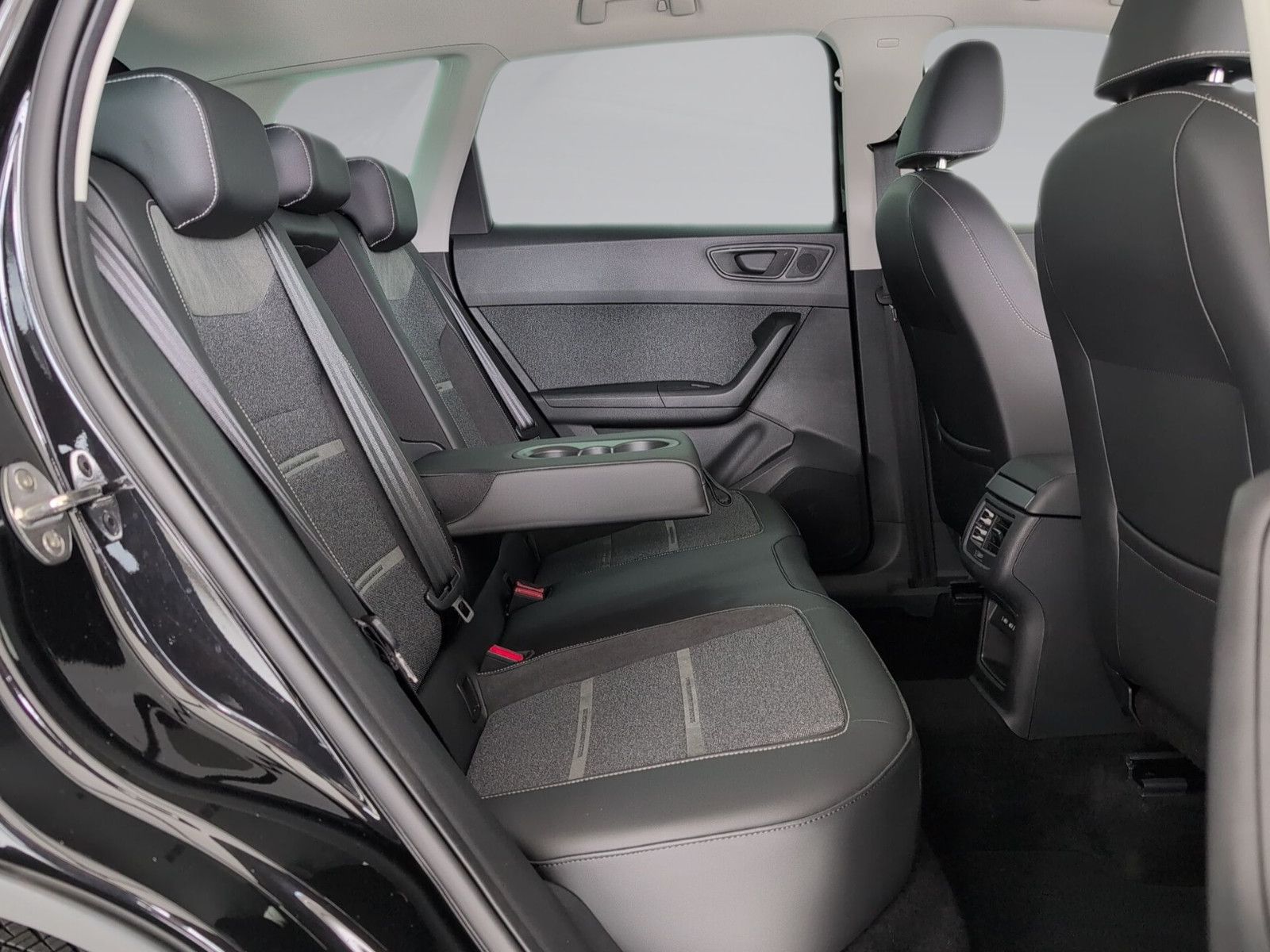 Seat Ateca 1.5 TSI DSG XPERIENCE Pa.:XL AHK-schw Navi