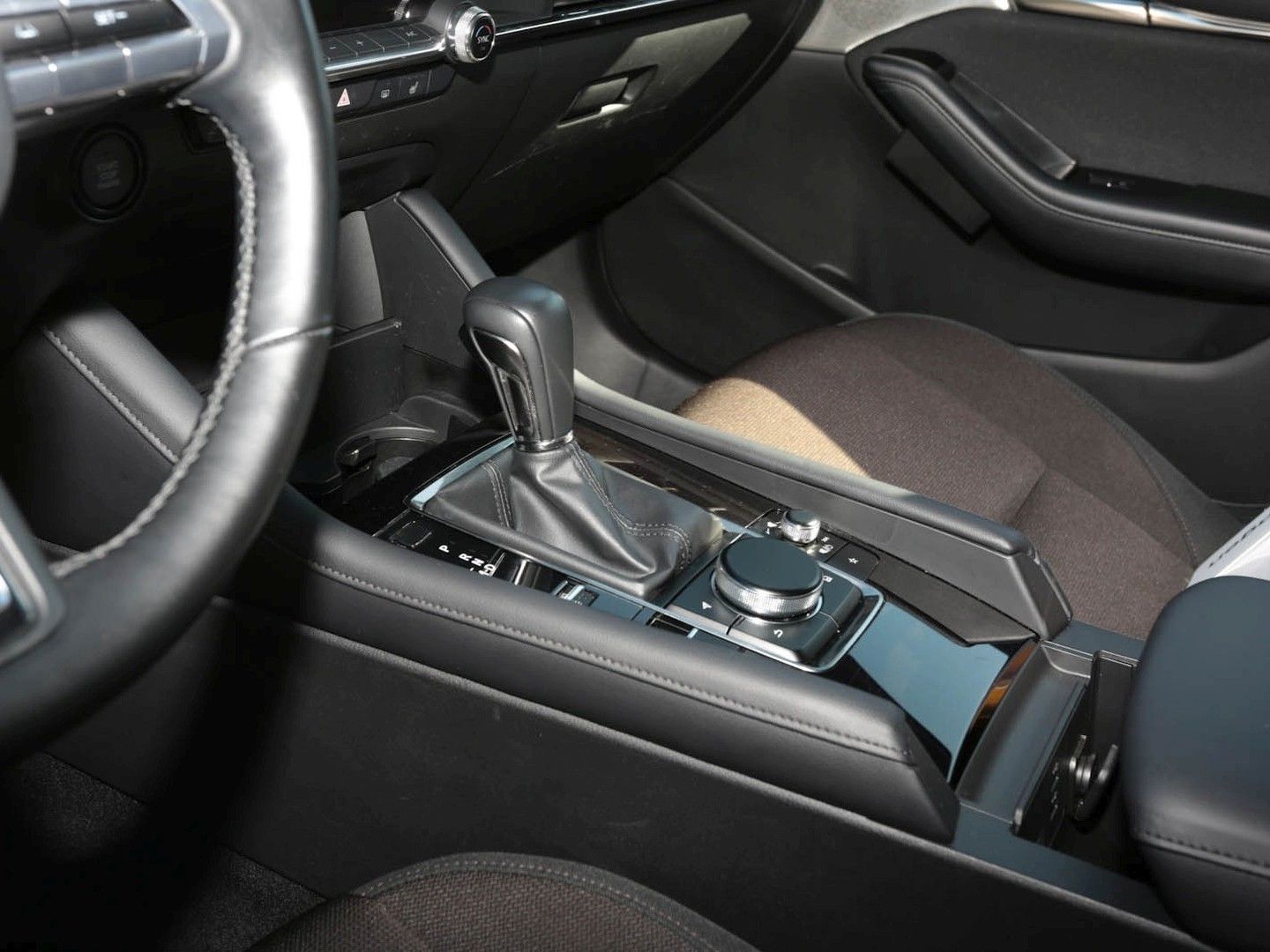 Mazda 3 Selection NAVI+PDC+360°MONITOR+SHZ+LHZ
