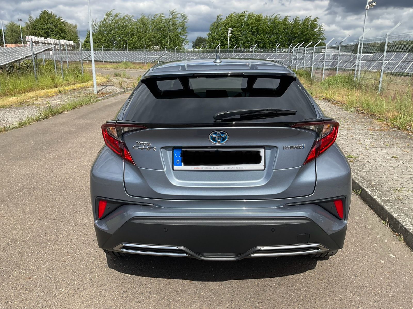 Toyota C-HR Hybrid - Samsaru's Car Outlet