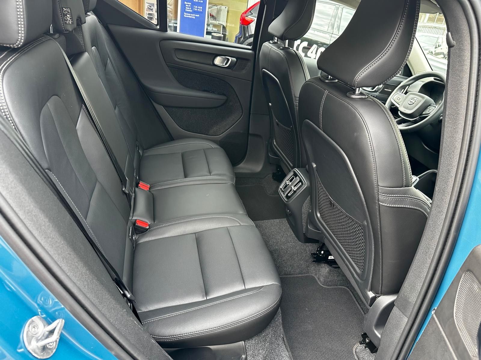 Volvo XC40 B3 Plus Dark Leder,Pano,360°,AHK,Pixel,ACC