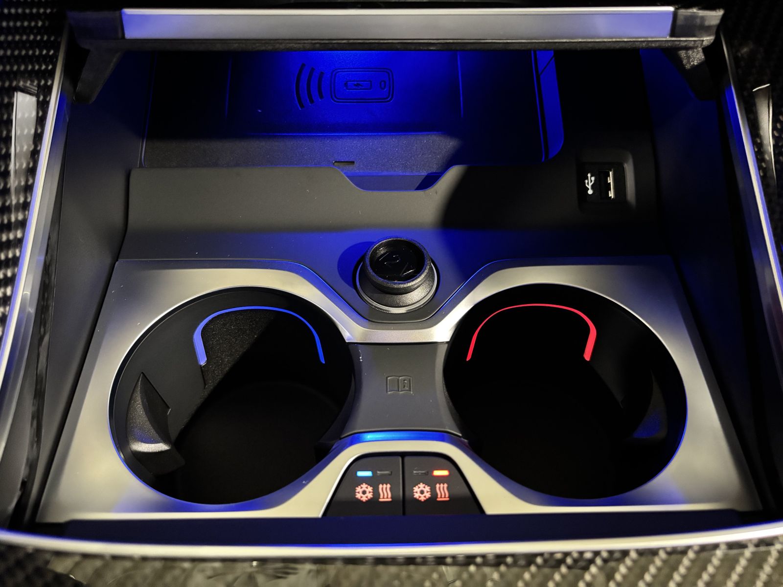 BMW X6 xDrive40d M SportPro B&W PANO HUD 360° AHK DA