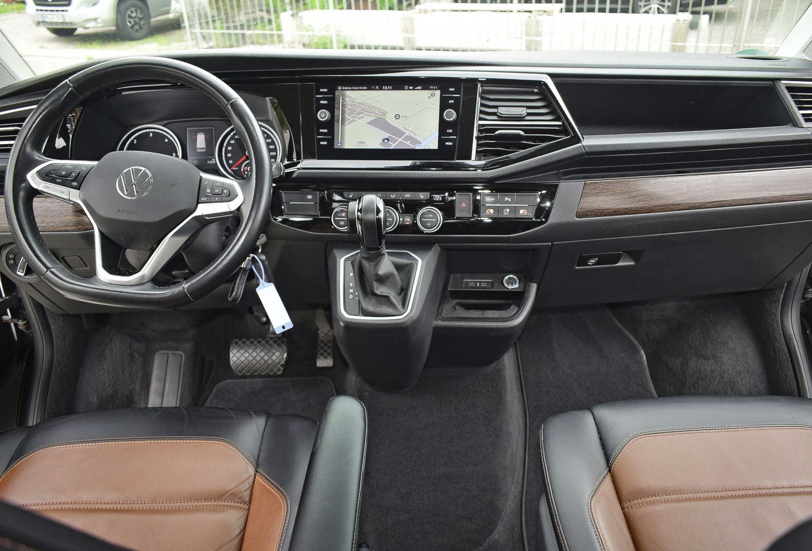 Volkswagen VW T6.1 Multivan - Samsaru's Car Outlet