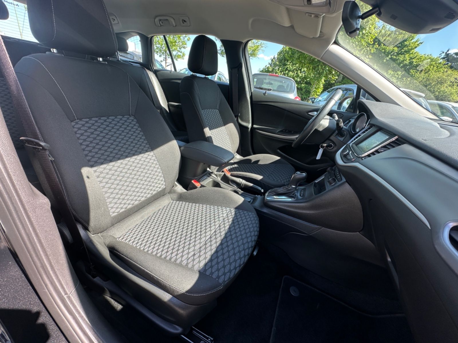 Opel Astra 1.4 Turbo Edition - Samsaru's Car Outlet