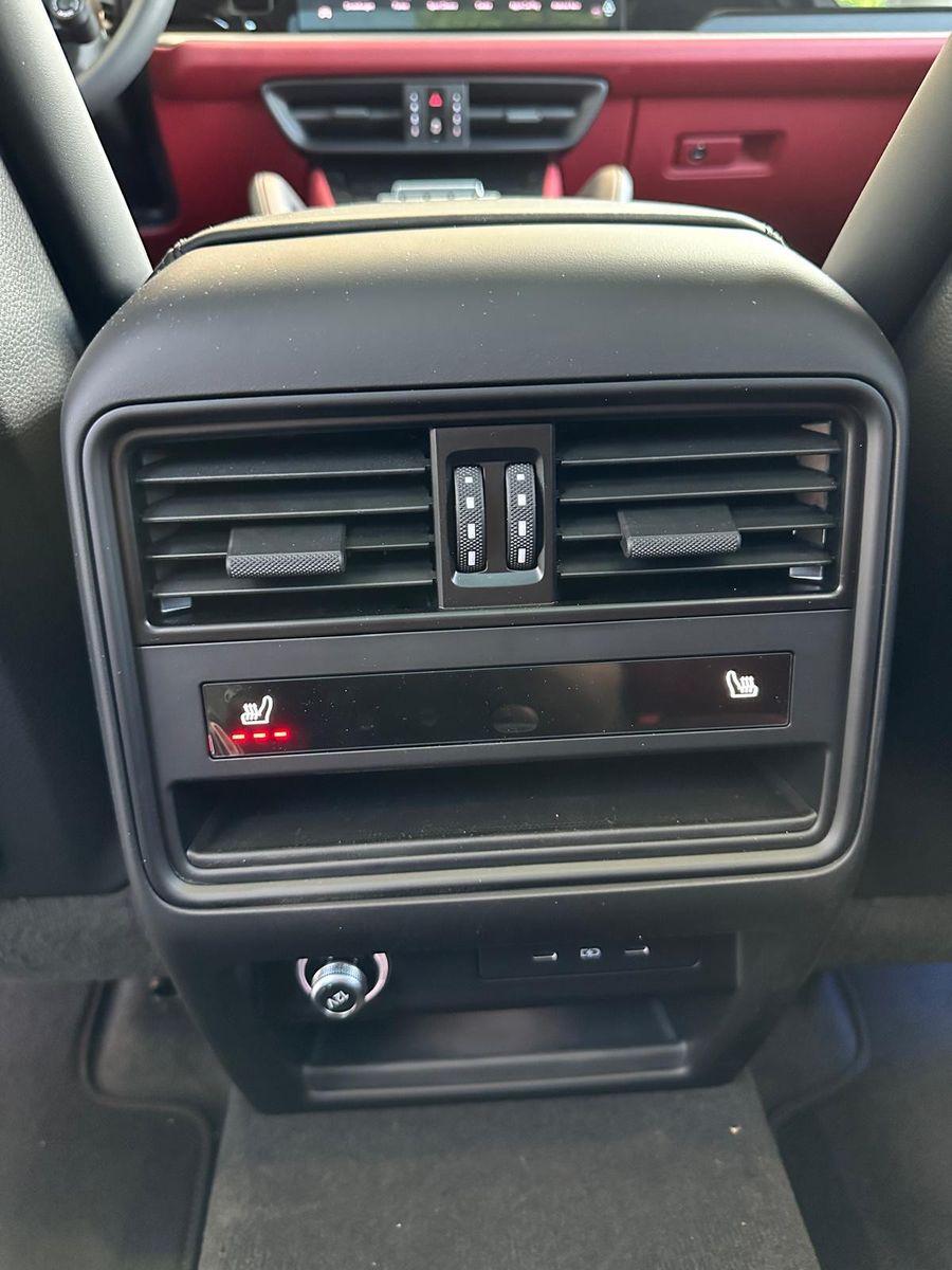 Porsche Cayenne Facelift -19%/gr-rot/Pan/Mtx/ACC/14W/21