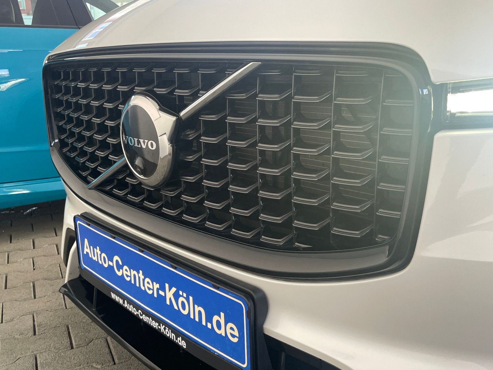Volvo XC60 Plus Dark AWD*Navi*LED*Leder AHK*
