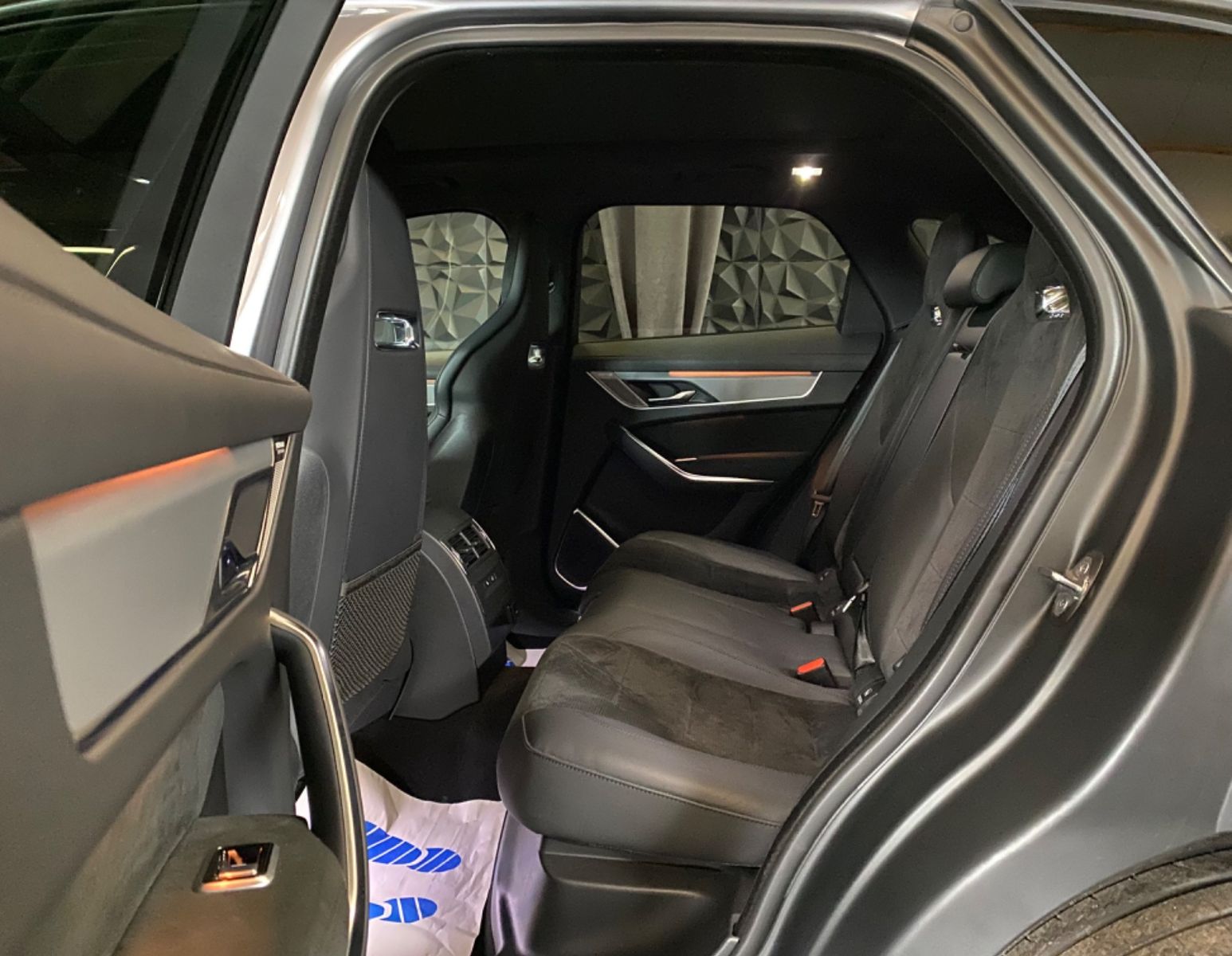 Jaguar F-Pace P550 SVR V8 AWD,ACC,Digitales Cockpit,AHK