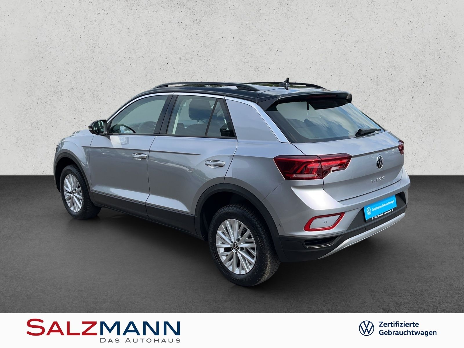Volkswagen T-Roc 1.5 TSI Life - Samsaru's Car Outlet
