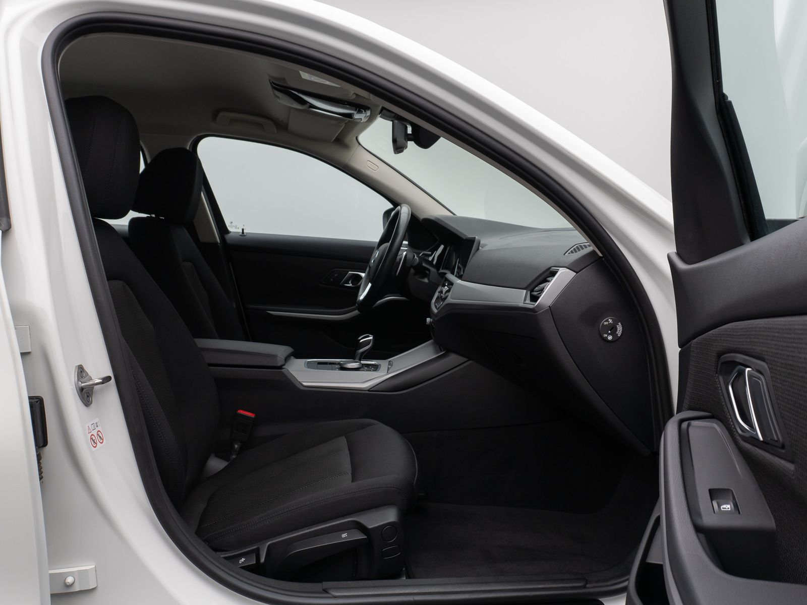 BMW 320e - Samsaru's Car Outlet