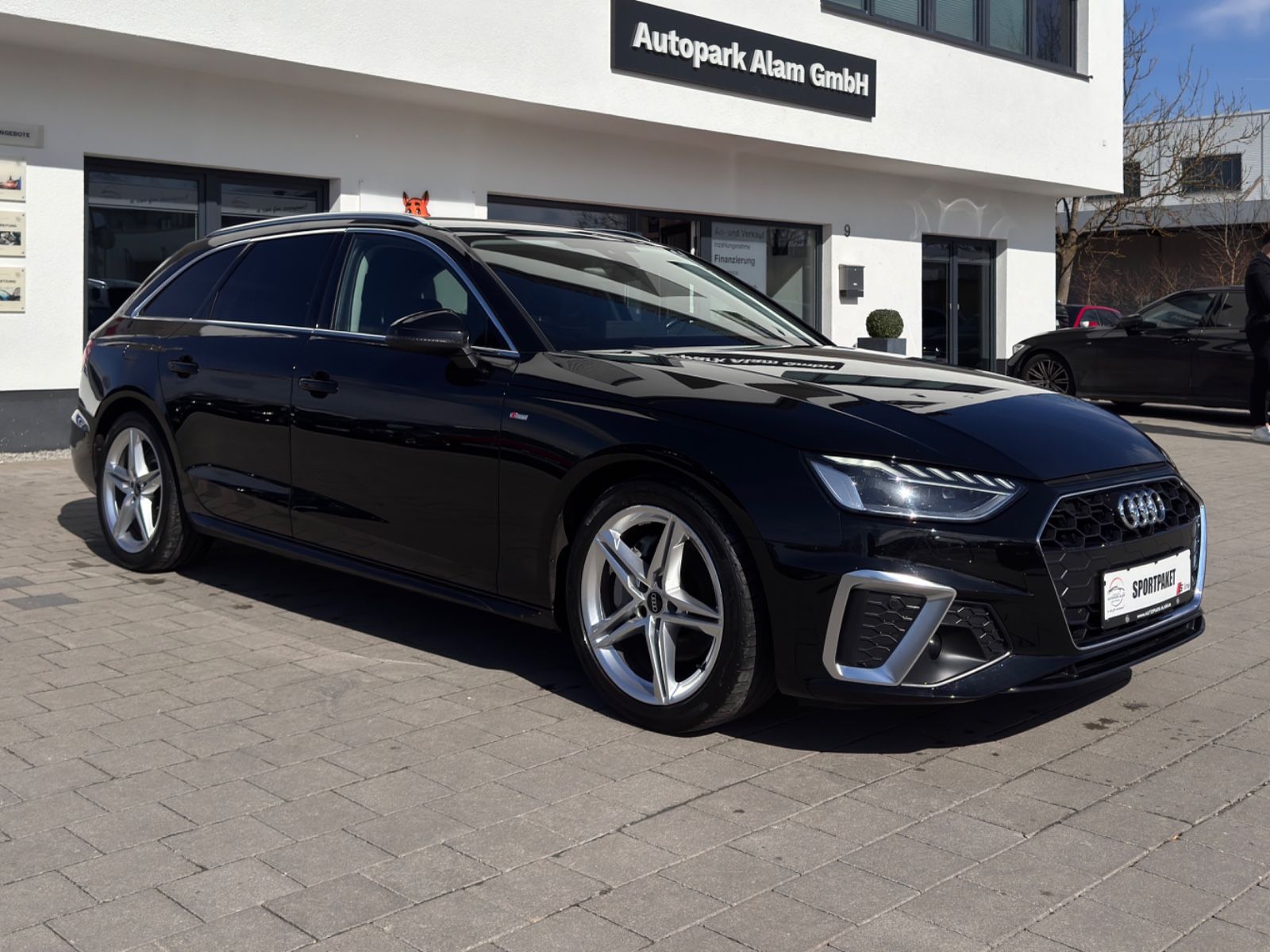 Audi A4 Av.40 TDI S line S-tr. - Samsaru's Car Outlet