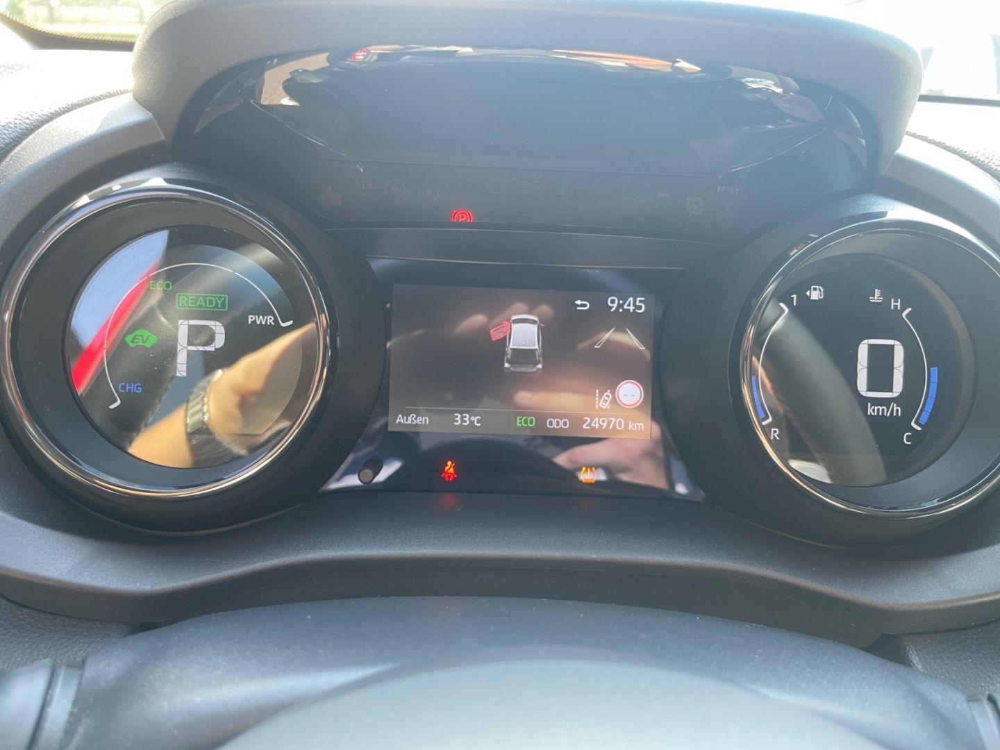 Toyota Yaris Hybrid 1.5 Style *LED*HUD*Navi*Teilleder*