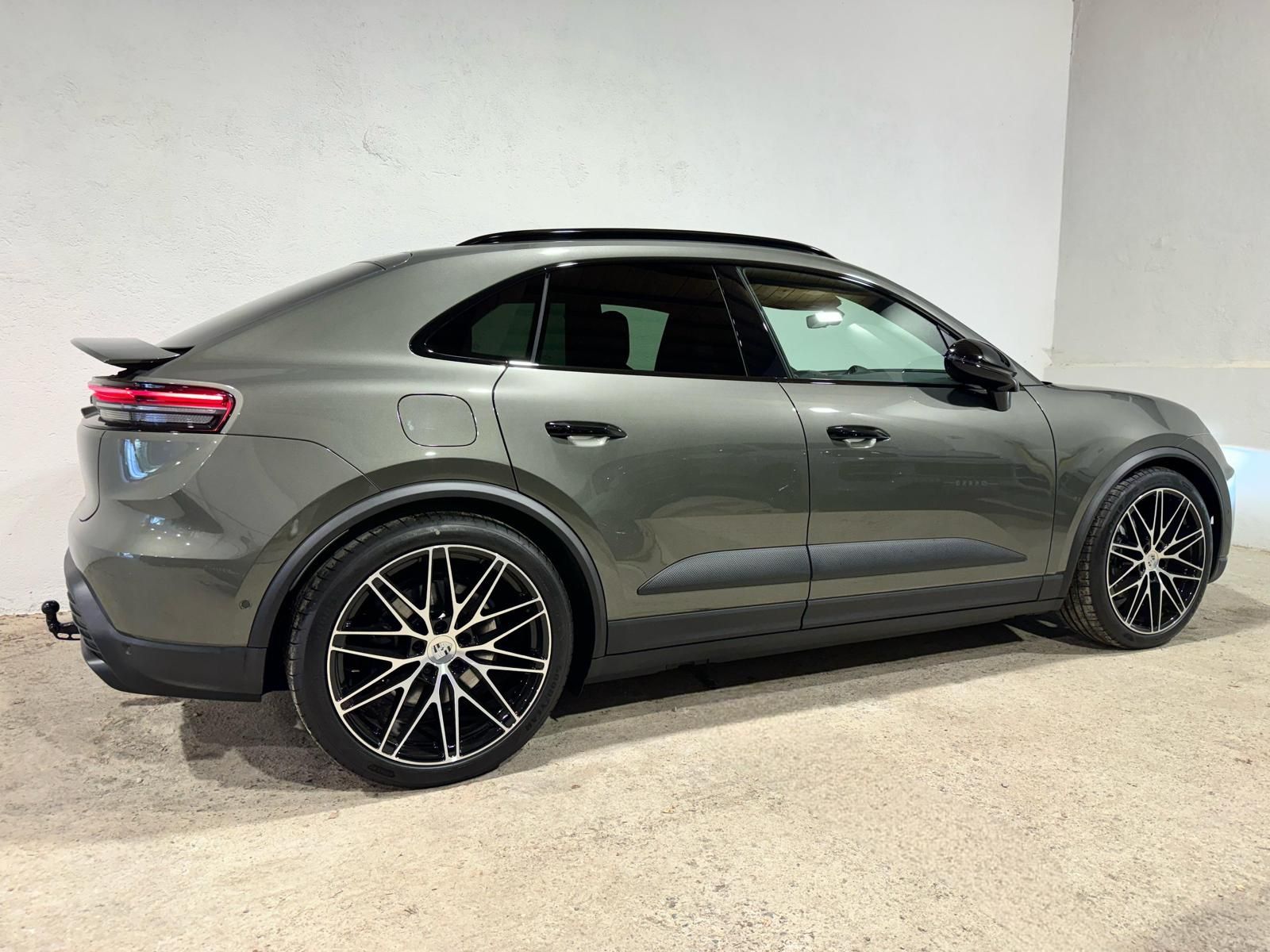 Porsche Macan Electric - Samsaru's Car Outlet