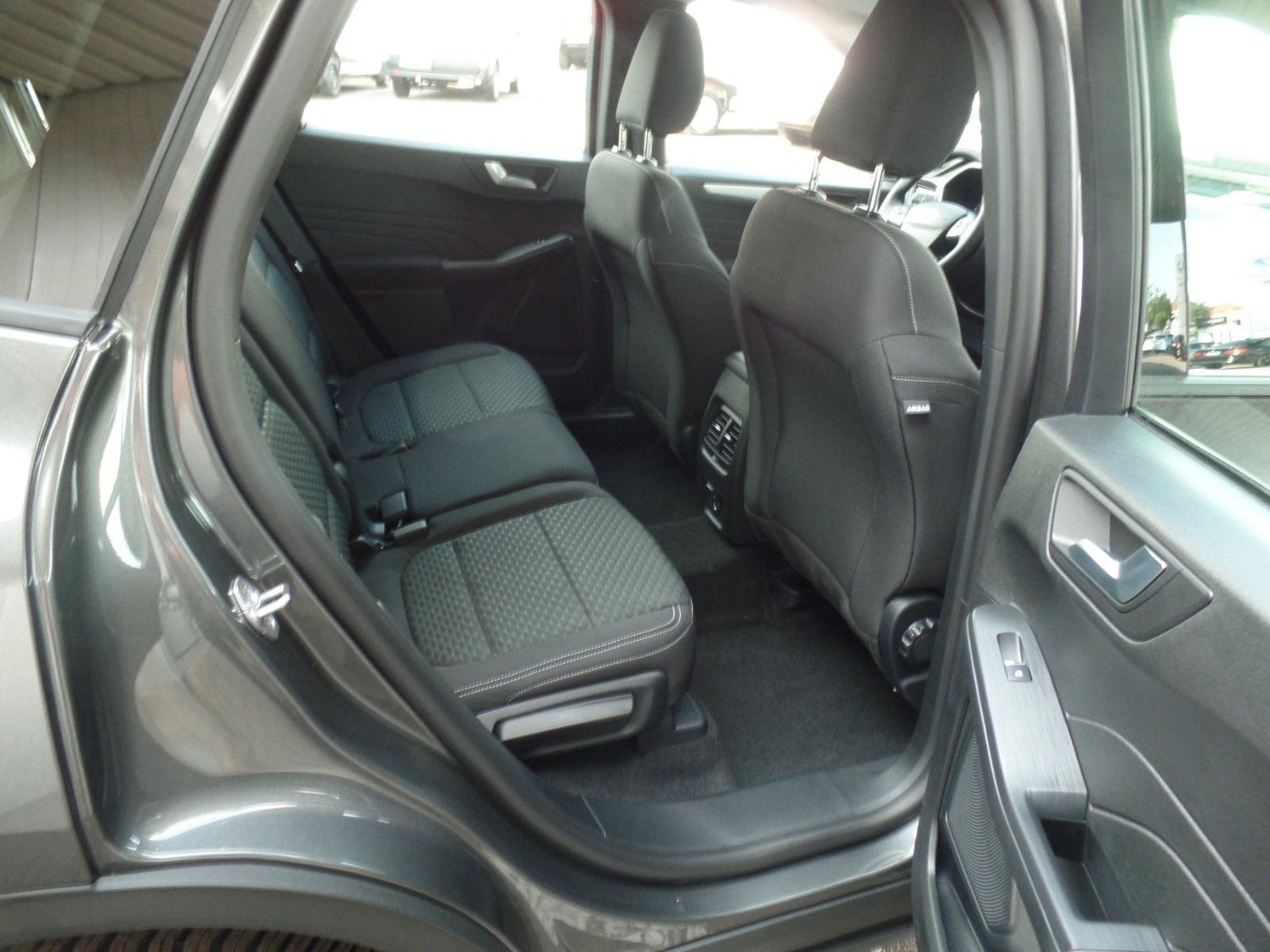 Ford Kuga 2.0l - Samsaru's Car Outlet
