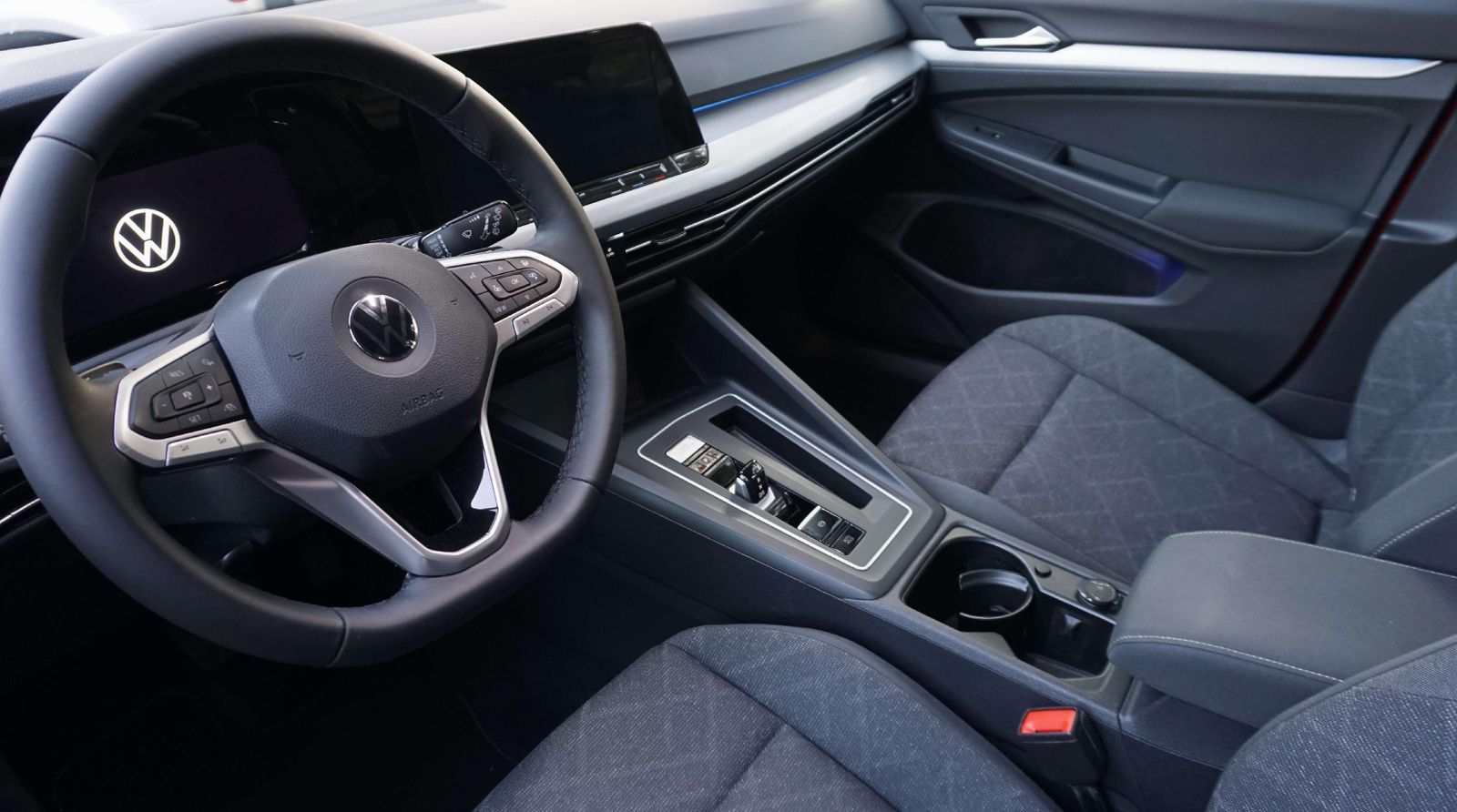 Volkswagen Golf Variant Life - Samsaru's Car Outlet