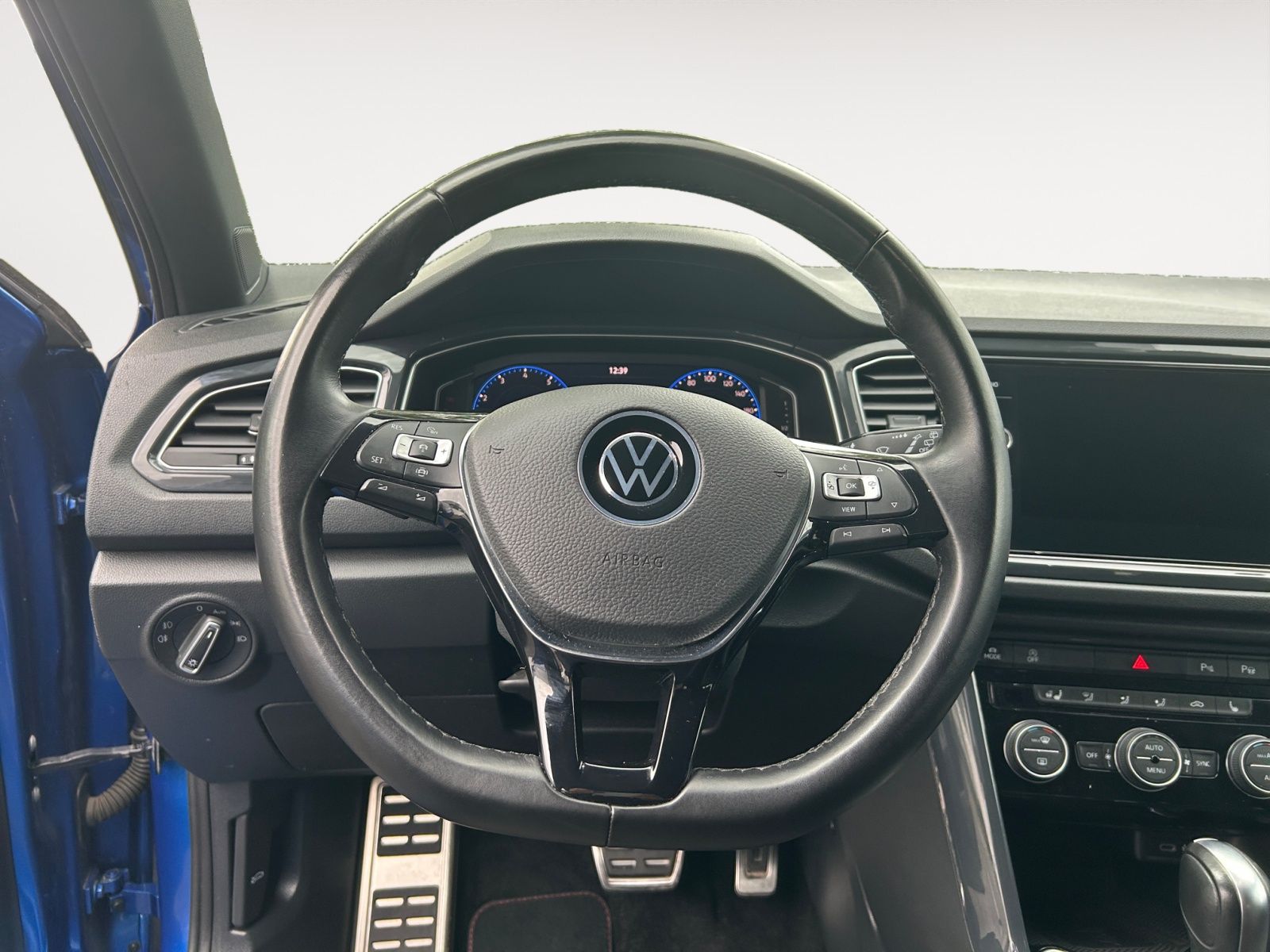 Volkswagen T-Roc 1.5 TSI Sport R-Line - Samsaru's Car Outlet