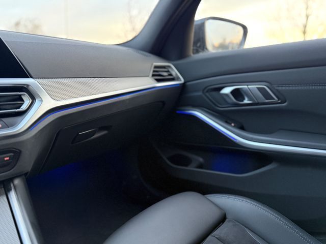 BMW 320 d xDrive M Sport Ambiente Life ALL BLACK - Samsaru's Car Outlet