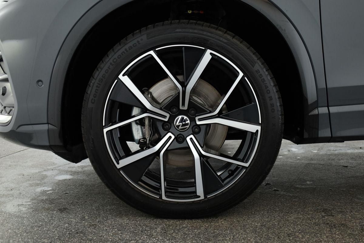 Volkswagen Tiguan 2.0 TDI 4M DSG R-Line Leder Pano Navi 360