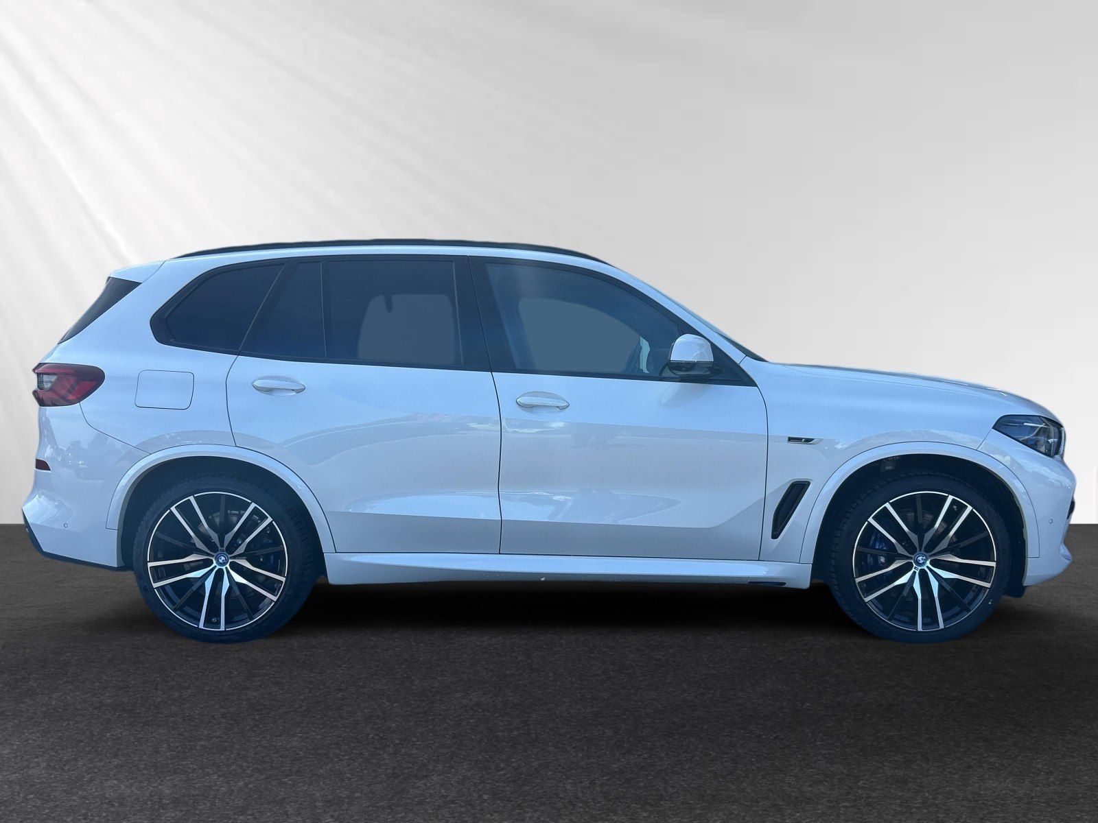 BMW X5 xDrive45e M Sport|AHK|SkyLounge|Stop&Go