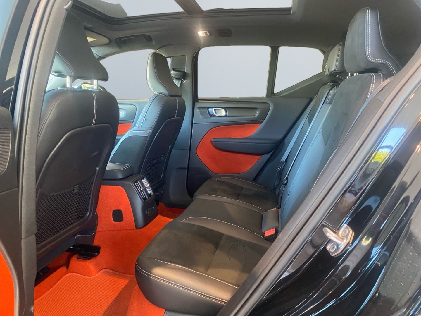 Volvo XC40 T5 Recharge DKG R-Design *AHK*360°*Pano*H/K