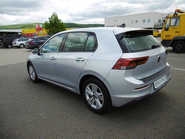 Volkswagen Golf VIII 1.5 Life 1.5 TSI - Samsaru's Car Outlet