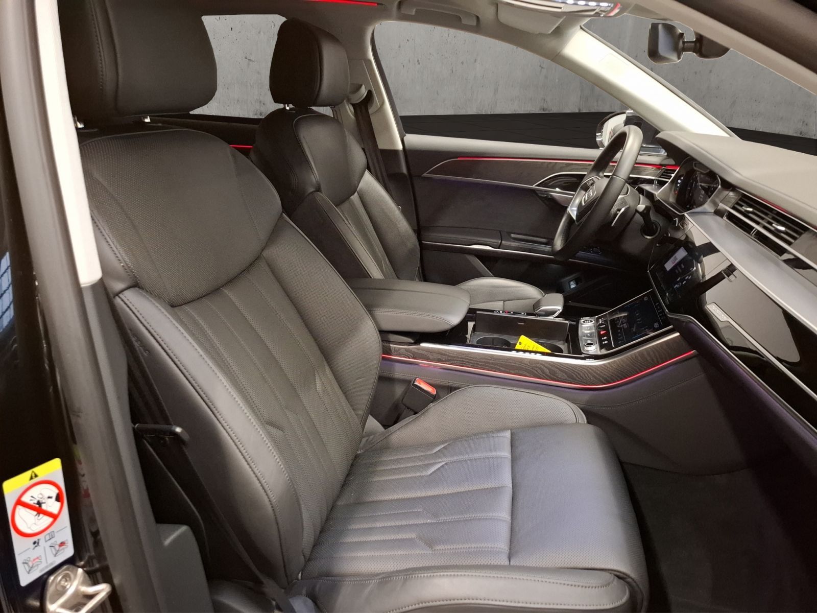 Audi A8 L TFSI e quattro - Samsaru's Car Outlet