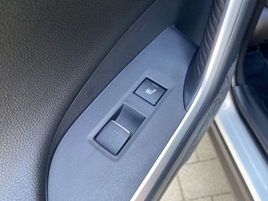 Toyota RAV 4 Plug-in-Hybrid Style mit AHK