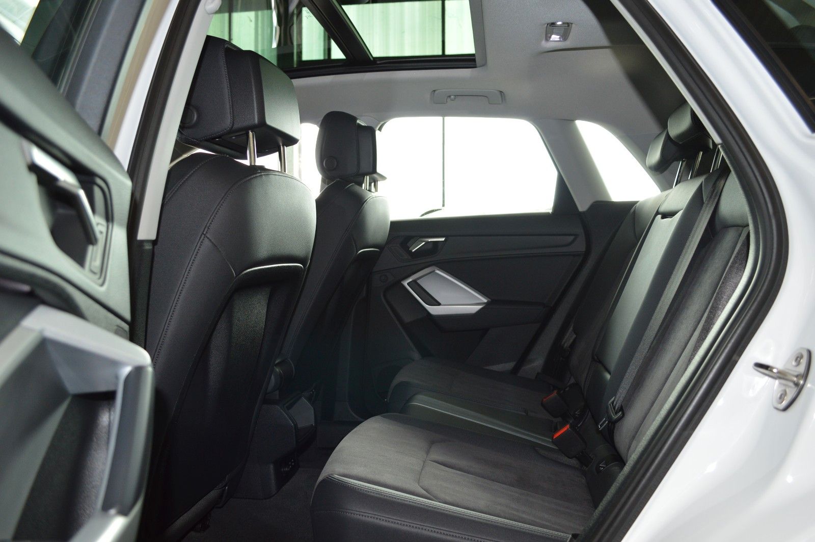 Audi Q3 35 TDI quattro - Samsaru's Car Outlet