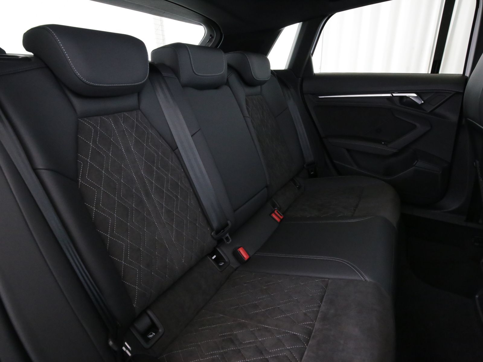 Audi A3 Sportback 40 TFSI e S line - Samsaru's Car Outlet
