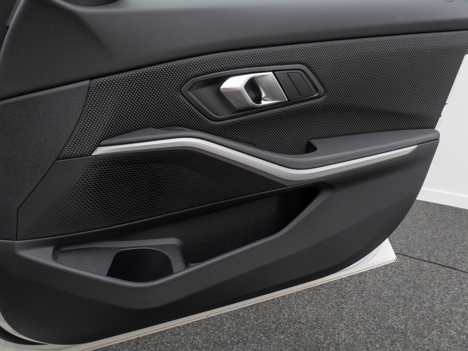 BMW 320d Advantage - Samsaru's Car Outlet