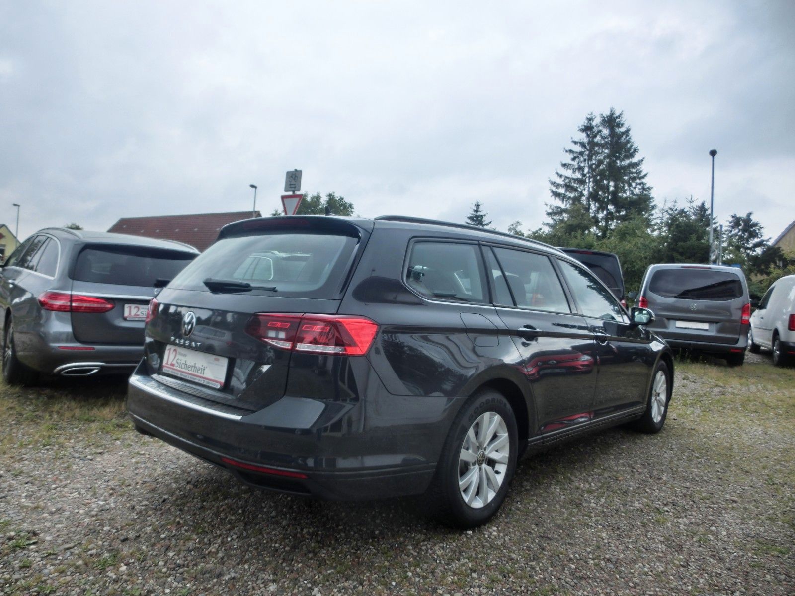 Volkswagen Passat Variant - Samsaru's Car Outlet