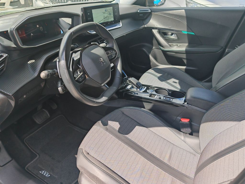 Peugeot 2008 PureTech 130 ALLURE - Samsaru's Car Outlet