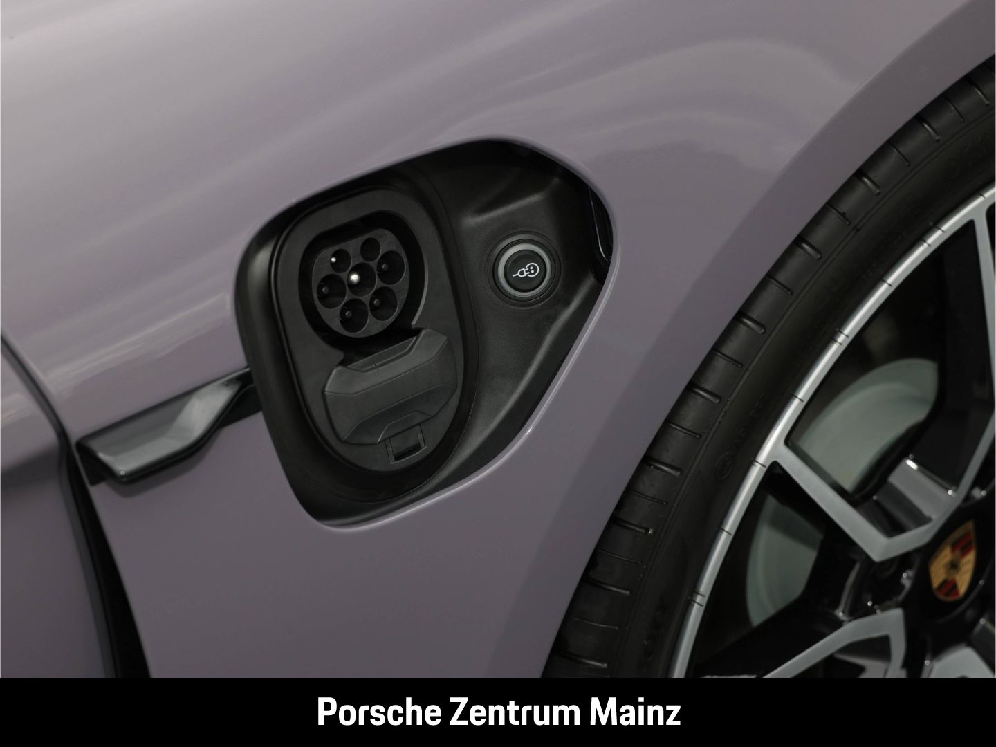 Porsche Taycan Sport Turismo UPE:154.000€,Beifahrerdispl