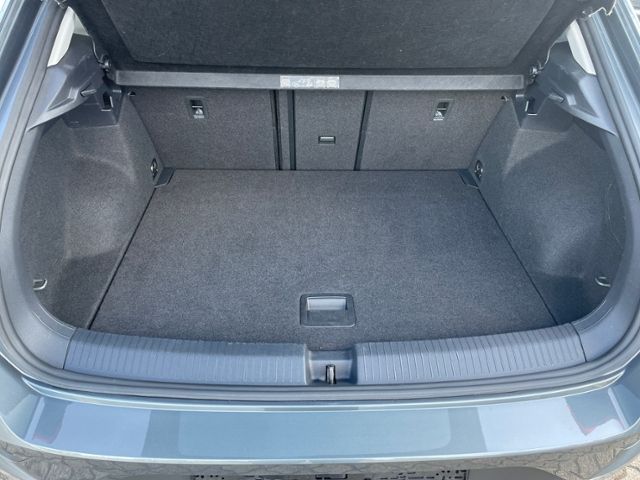 Volkswagen T-Roc 1.5 TSI ACT Style - Samsaru's Car Outlet