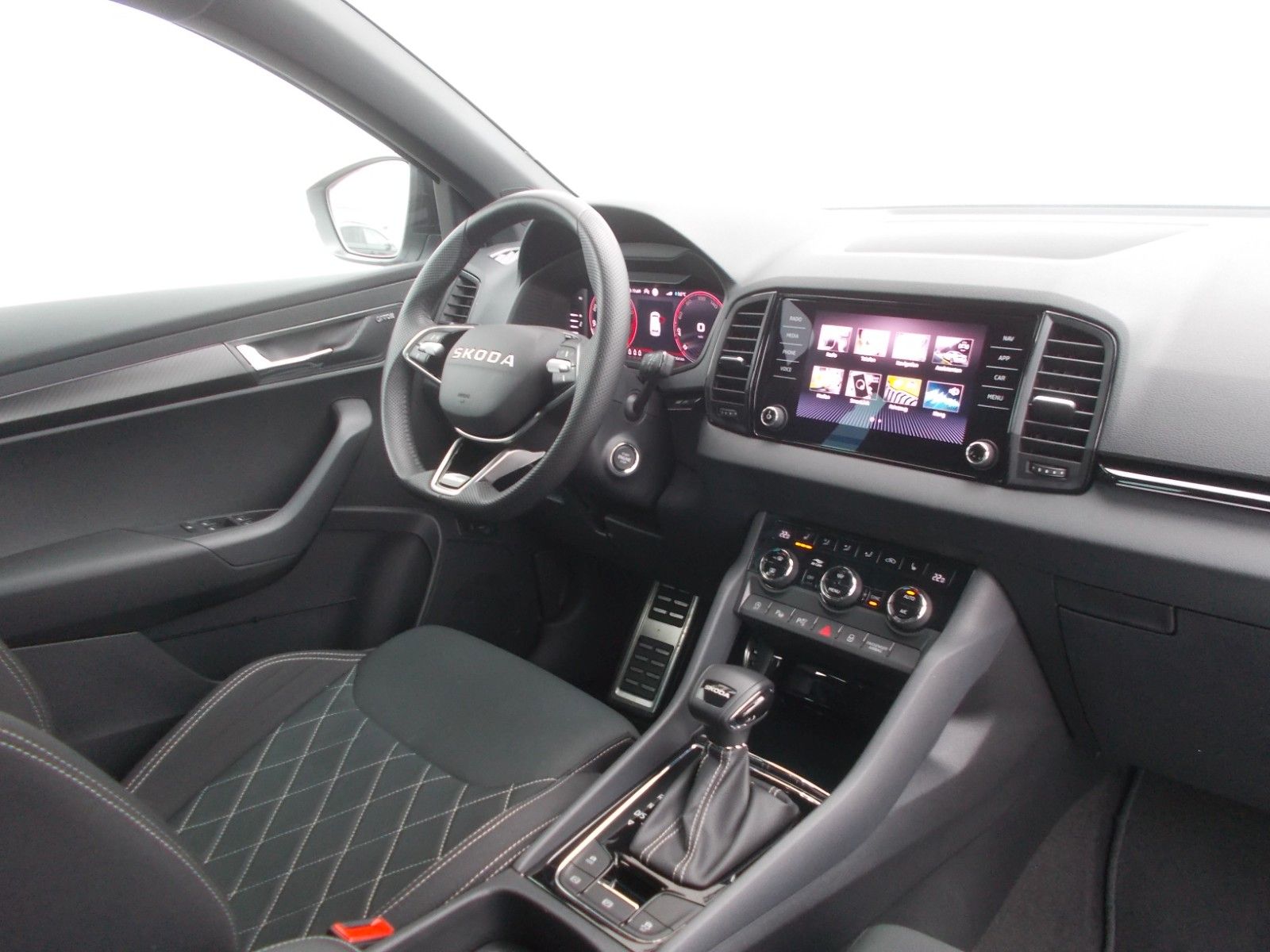 Skoda Karoq  1.5 TSI Sportline*DSG*Navi*LED *360° *AHK