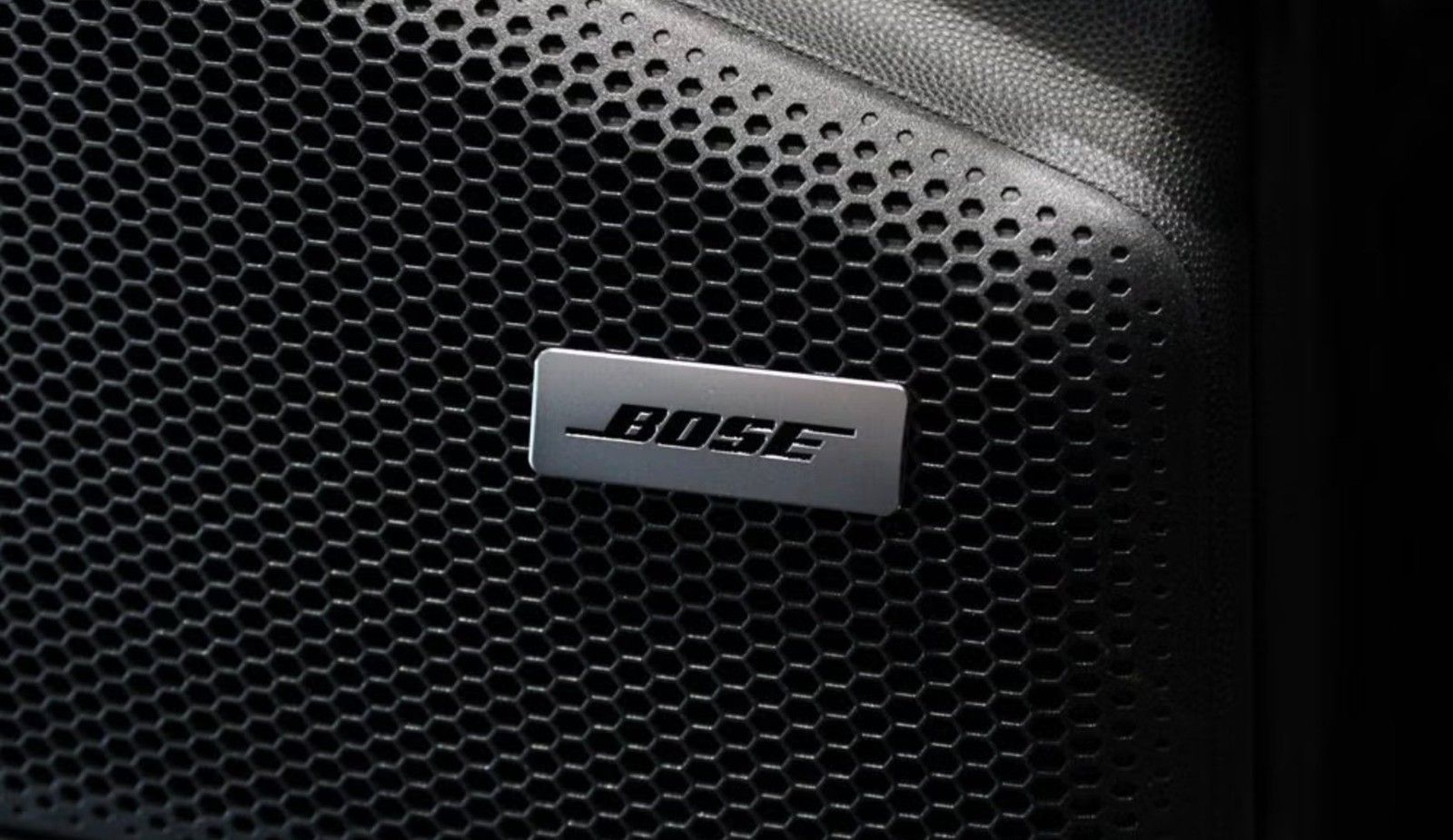 Porsche Macan Electric BOSE*AHK*L-HEIZBAR