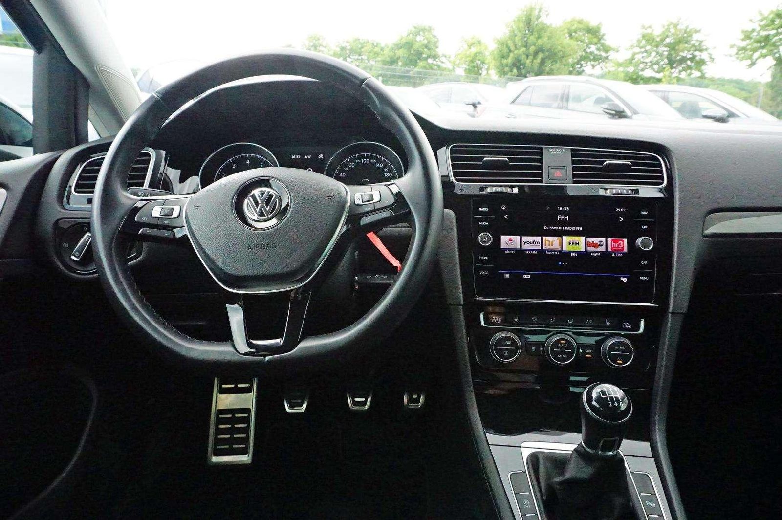 Volkswagen Golf IQ.DRIVE 1.5 l TSI - Samsaru's Car Outlet