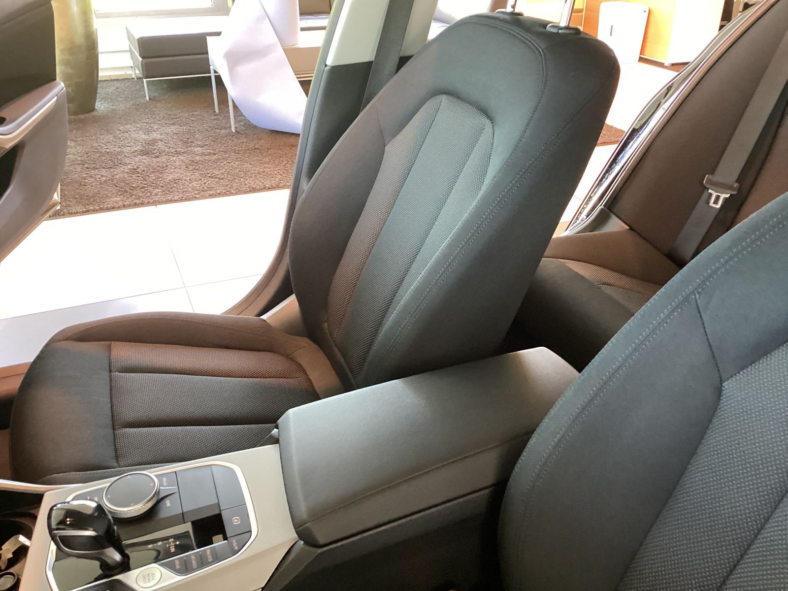 BMW 320d xDrive Limousine Advantage HiFi DAB WLAN