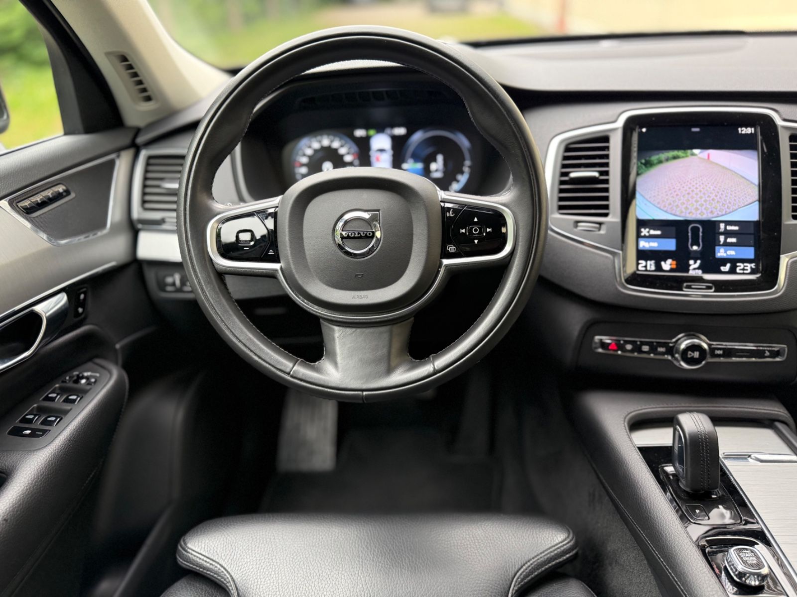 Volvo XC 90 T8 Inscription - Samsaru's Car Outlet