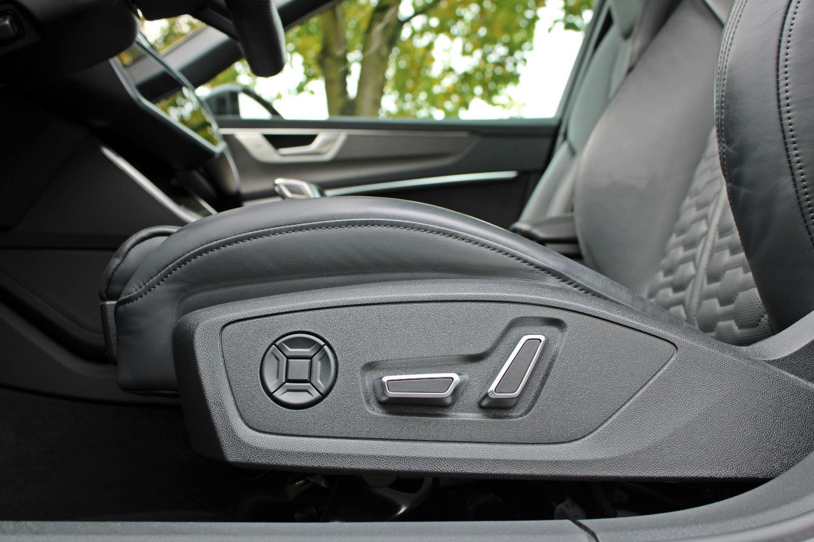 Audi RS6 Avant TFSI qu performance PANO LASER AHK HUD