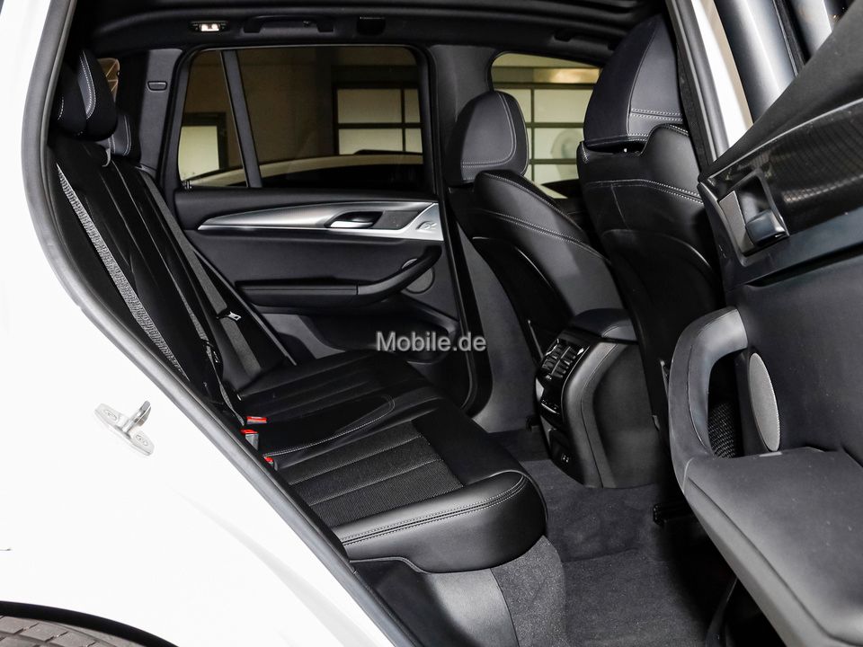 BMW X3 xDrive20d M Sportpaket - Samsaru's Car Outlet
