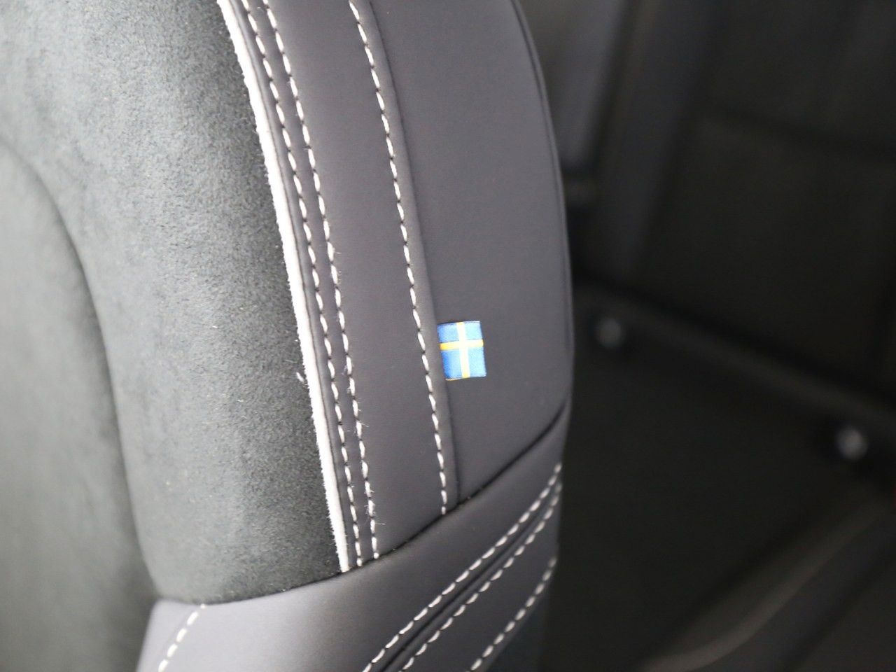 Volvo XC40 B4 Ultra Dark - Samsaru's Car Outlet
