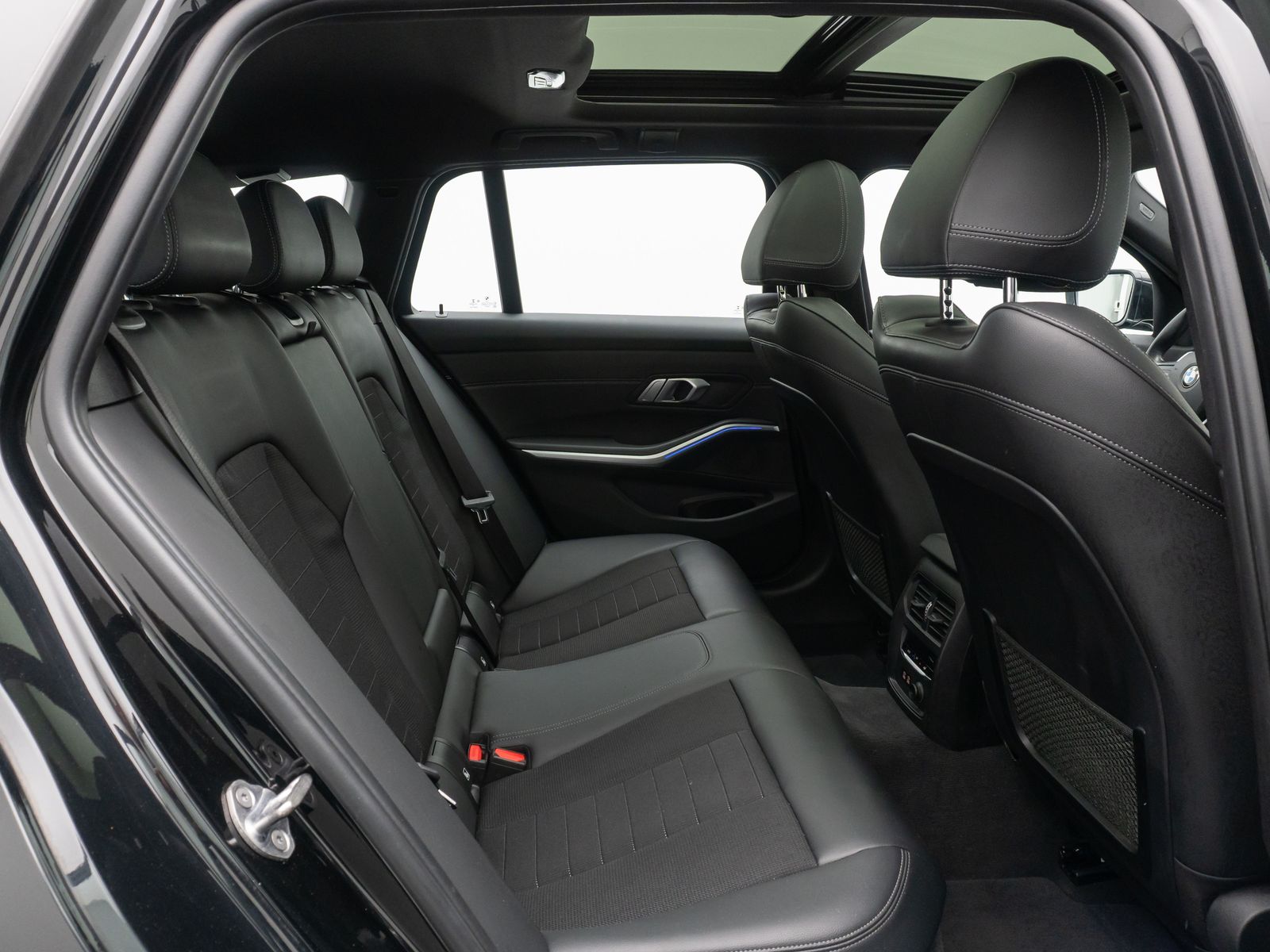 BMW 320d Sport Line - Samsaru's Car Outlet