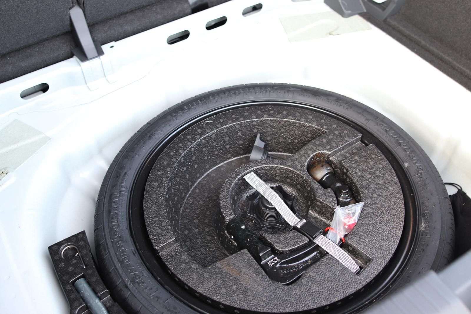 Volkswagen T-Roc 1.5 TSI Life DSG - Samsaru's Car Outlet