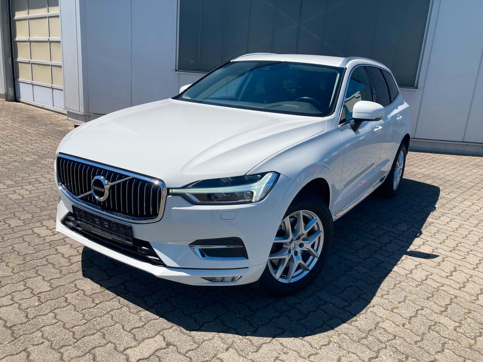 Volvo XC 60 B4 Inscription AWD - Samsaru's Car Outlet