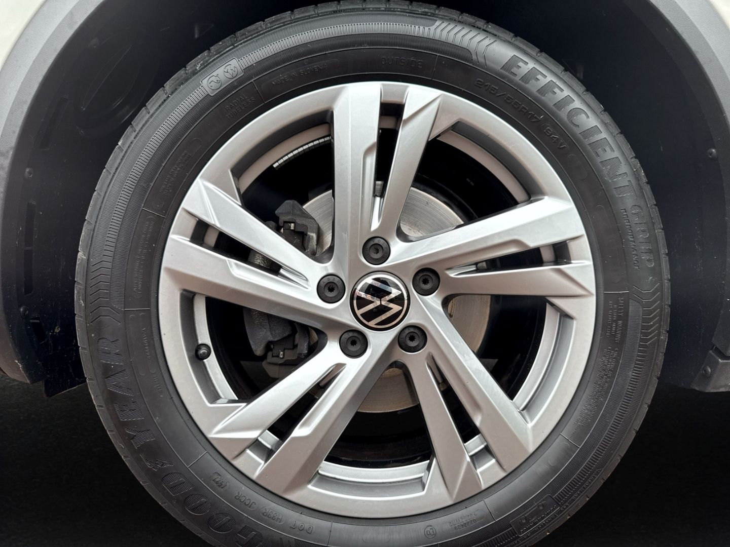 Volkswagen T-Roc 2.0 TDI R-Line - Samsaru's Car Outlet