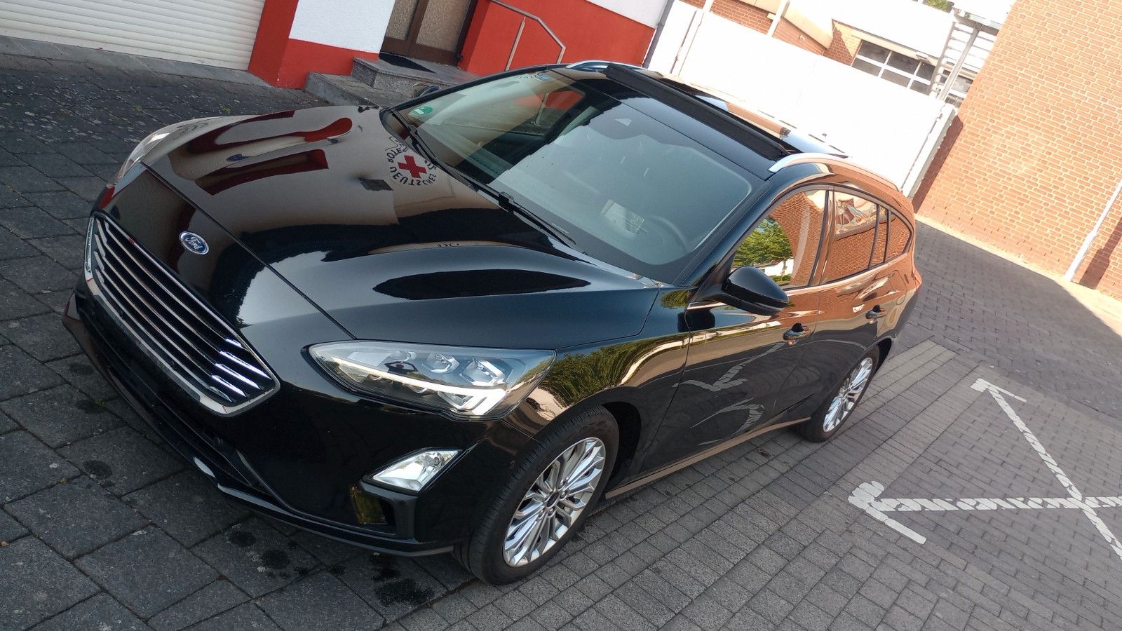 Ford Focus Kombi 1.HD Auto - Samsaru's Car Outlet