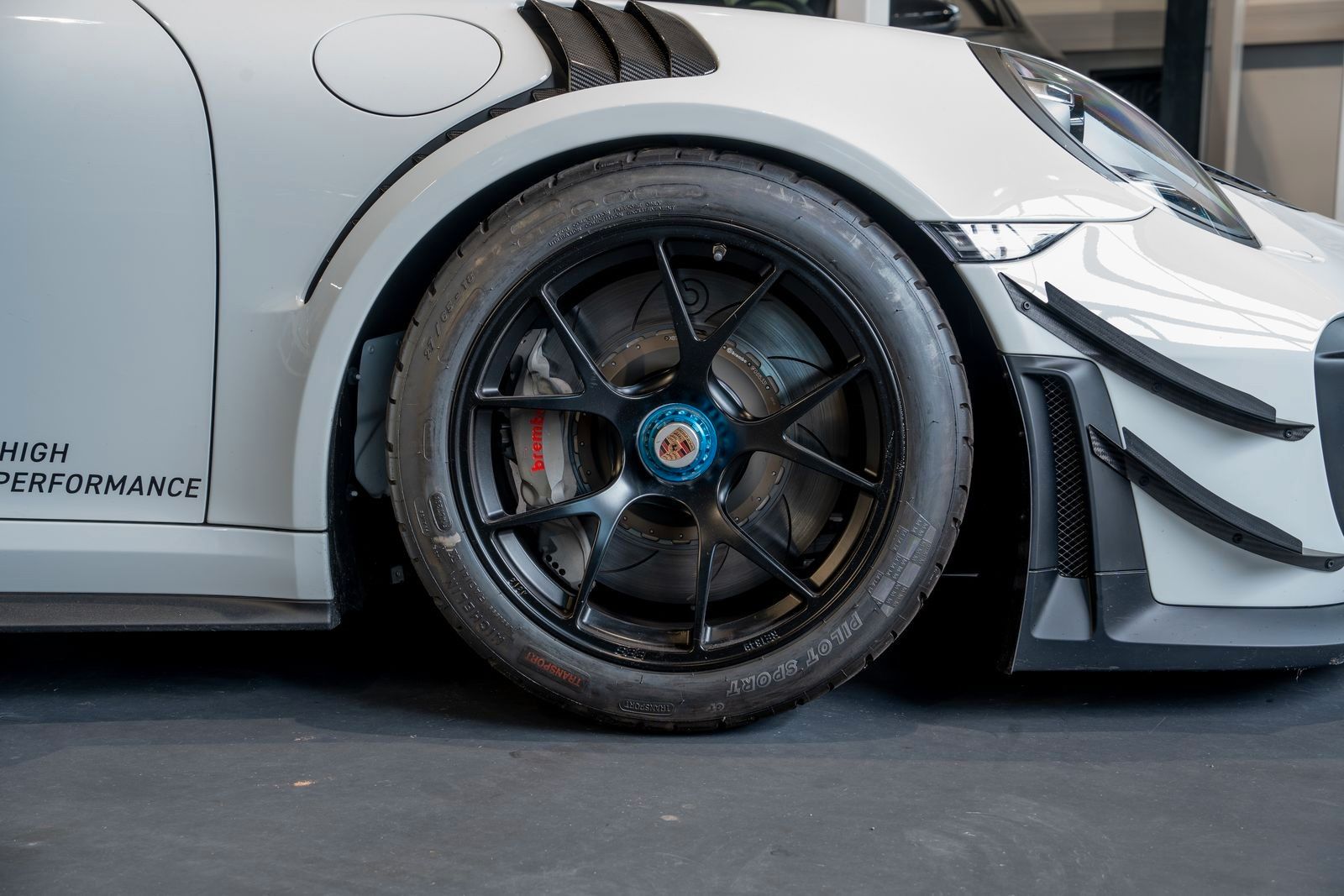Porsche GT2 RS Clubsport - Samsaru's Car Outlet