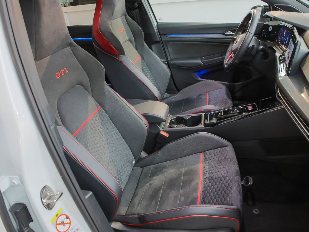 Volkswagen Golf VIII GTI Clubsport 2.0 TSI DSG - Samsaru's Car Outlet